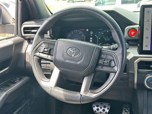 Used 2024 Toyota Tacoma TRD Sport image 17