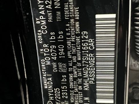 Used 2025 Hyundai Elantra SEL FWD image 32