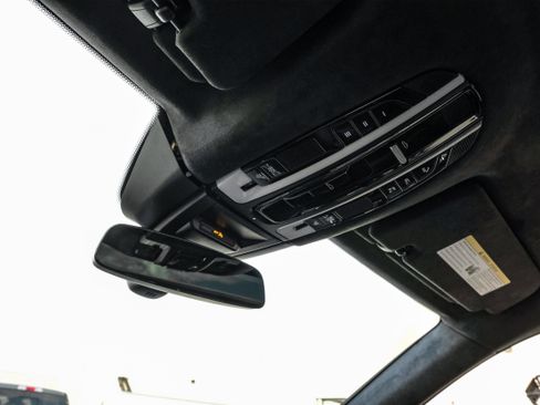 Used 2019 Porsche Cayenne Turbo image 31