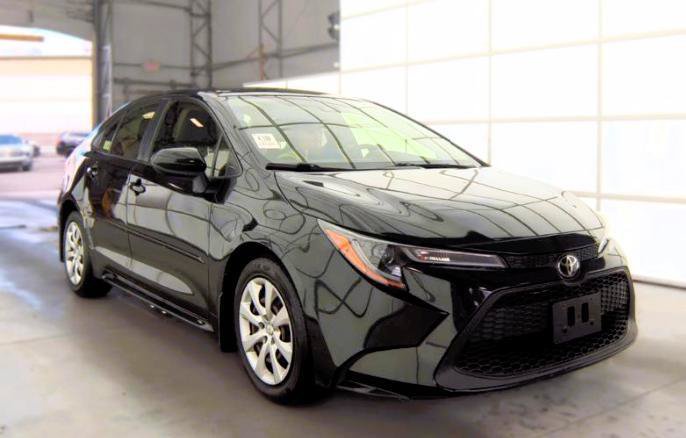 Used 2020 Toyota Corolla LE FWD image 3