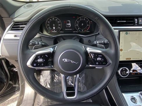 Used 2025 Jaguar F-PACE R-Dynamic S image 10