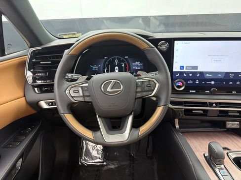 Used 2025 Lexus RX 350 Premium w/ Accessory Package AWD/4WD image 9