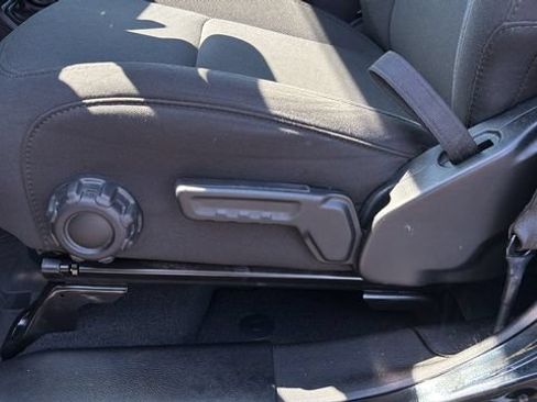 Used 2023 Jeep Gladiator Sport AWD/4WD image 19