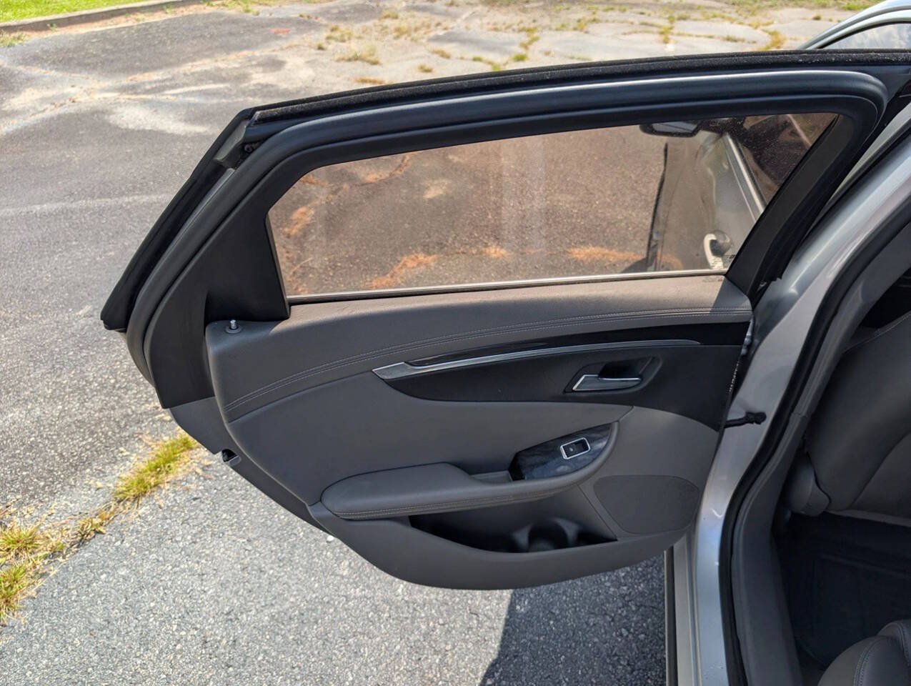 Used 2014 Chevrolet Impala LT FWD image 27