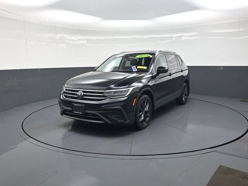 Used 2023 Volkswagen Tiguan SE AWD/4WD image 7