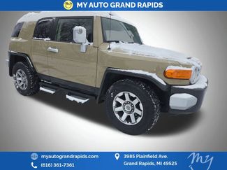 Used 2014 Toyota FJ Cruiser 2WD video 2