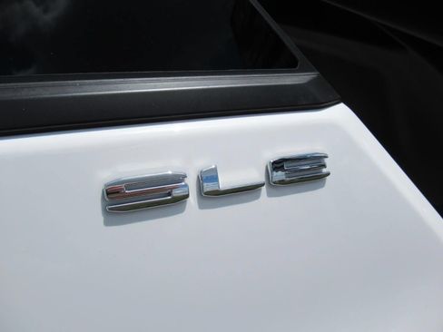 Used 2024 GMC Terrain SLE w/ Driver Convenience Package FWD image 33