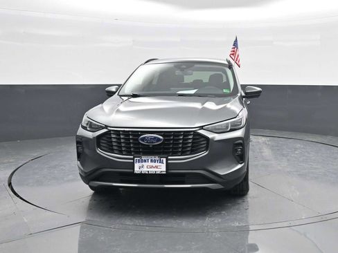 Used 2025 Ford Escape SE w/ PHEV Premium Package image 3