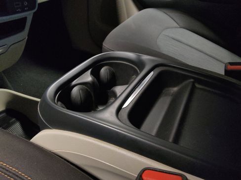 Used 2017 Chrysler Pacifica Touring Plus image 26