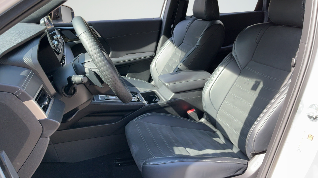 Used 2024 Mitsubishi Outlander SE Black Edition AWD/4WD image 17