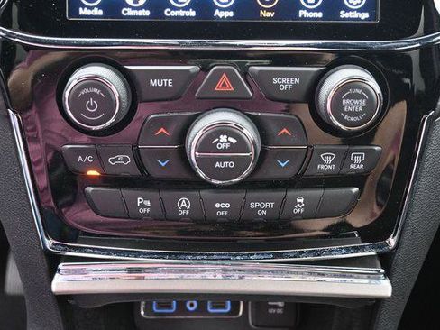 Used 2021 Jeep Grand Cherokee Laredo X AWD/4WD image 23