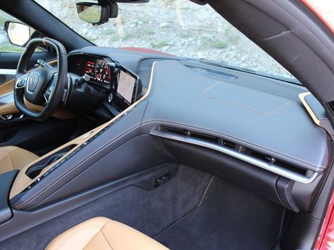 Used 2022 Chevrolet Corvette Stingray Preferred Cpe w/ Z51 Performance Package RWD image 20