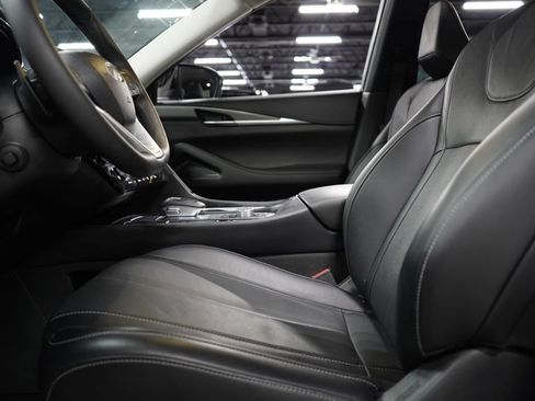 Used 2023 INFINITI QX60 Luxe w/ Cargo Package FWD image 11