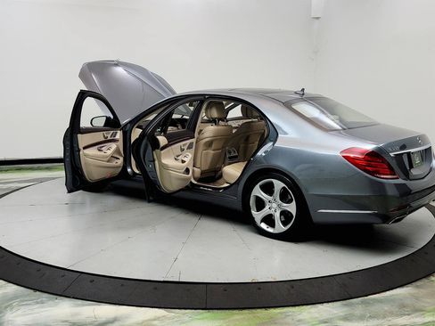 Used 2016 Mercedes-Benz S 550 Sedan image 12