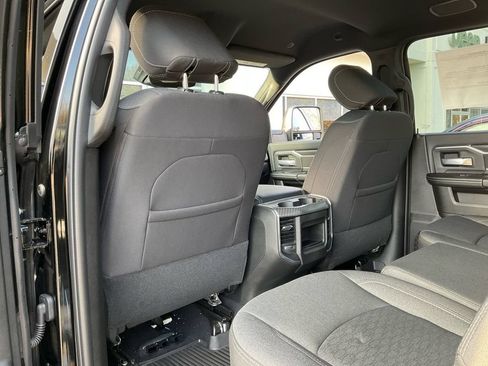 New 2026 RAM 2500 Big Horn AWD/4WD image 31