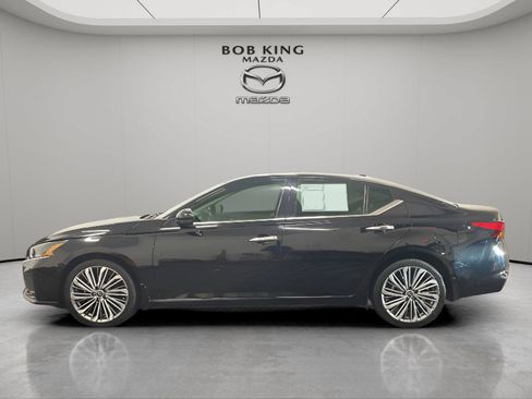 Used 2024 Nissan Altima 2.5 SL AWD/4WD image 2