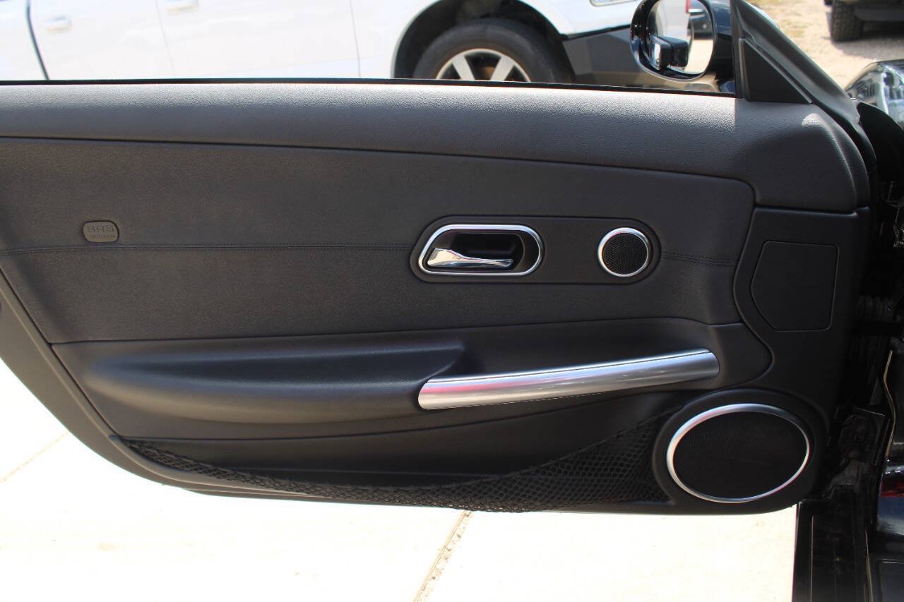 Used 2006 Chrysler Crossfire Limited RWD image 11