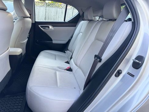Used 2012 Lexus CT 200h Premium w/ Leather Pkg FWD image 18