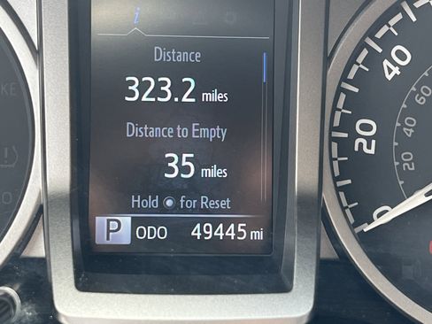 Used 2022 Toyota Tacoma SR5 RWD image 22