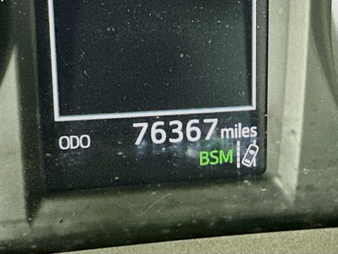 Used 2018 Toyota RAV4 XLE FWD image 19