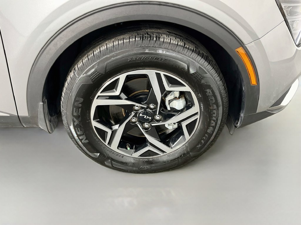 Used 2025 Kia Sportage LX FWD image 32