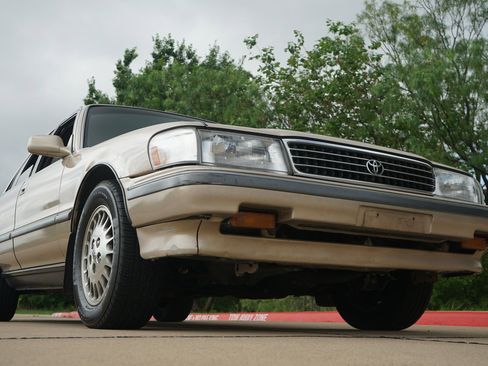 Used 1991 Toyota Cressida RWD image 22