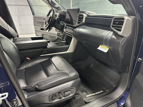 Used 2026 Toyota Sequoia Platinum AWD/4WD image 8