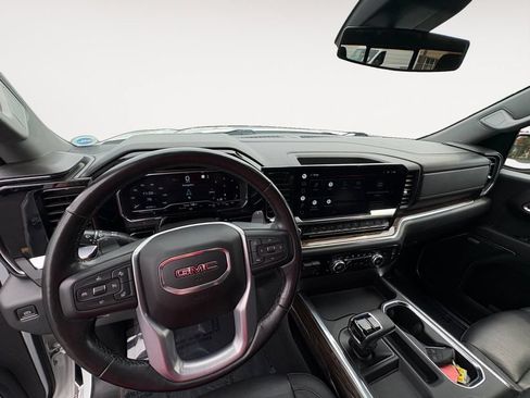 Used 2022 GMC Sierra 1500 Elevation w/ Elevation Premium Package AWD/4WD image 10