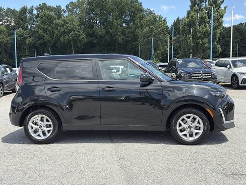 Used 2024 Kia Soul LX w/ Option Group 015 FWD image 25