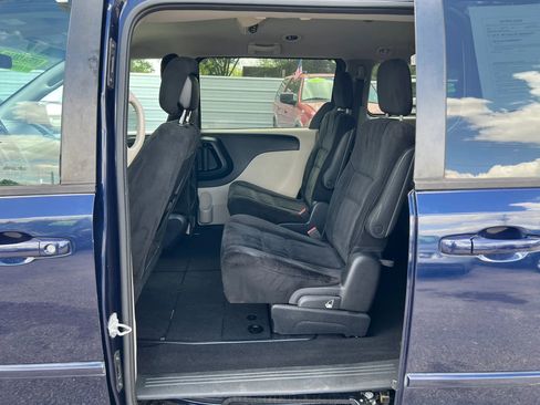 Used 2016 Dodge Grand Caravan SE w/ Quick Order Package 29E SE image 10