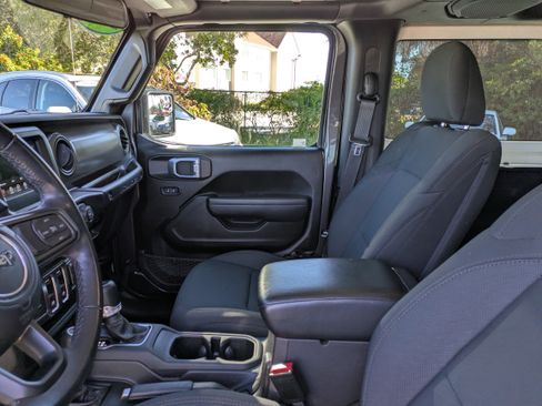 Used 2022 Jeep Wrangler Sport S image 17