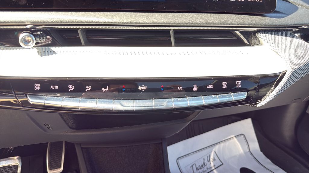 Certified 2025 Cadillac Optiq Luxury 2 w/ LPO, Floor Liner Package AWD/4WD image 38