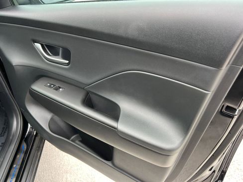 Used 2024 Hyundai Kona Limited FWD image 14