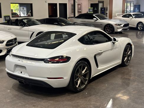 Used 2019 Porsche 718 Cayman RWD image 16