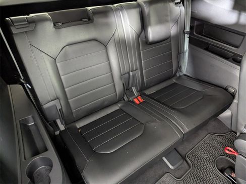 Used 2019 Volkswagen Atlas SEL Premium image 30