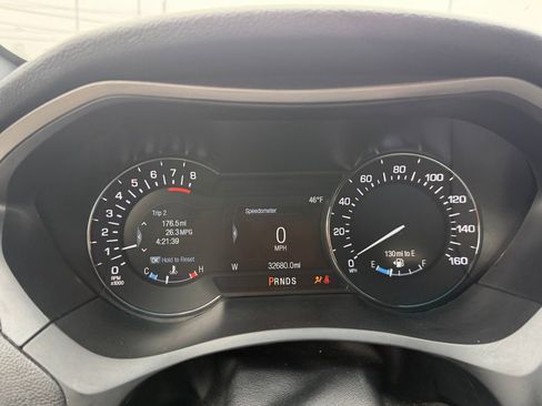 Used 2019 Lincoln MKZ Premiere image 9