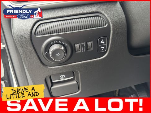 Used 2023 Jeep Wagoneer Series II AWD/4WD image 19