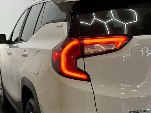 Certified 2023 GMC Terrain SLE w/ Driver Convenience Package image 8