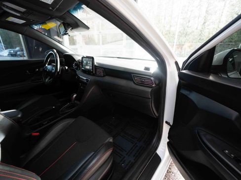 Used 2019 Hyundai Veloster 2.0 Premium image 25