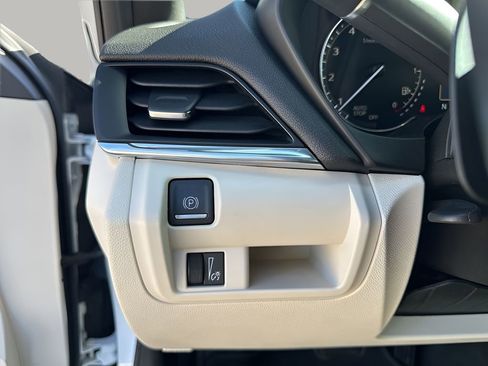 Used 2020 Cadillac CT4 Luxury w/ Sun And Sound Package image 27