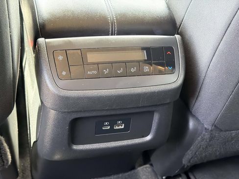Used 2022 Nissan Pathfinder SV w/ SV Black Package FWD image 20