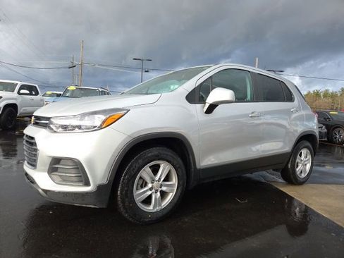 Used 2021 Chevrolet Trax LS w/ Tint and Cruise Package image 3