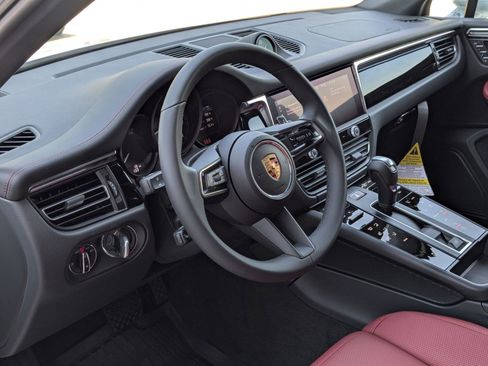 New 2026 Porsche Macan AWD/4WD image 4