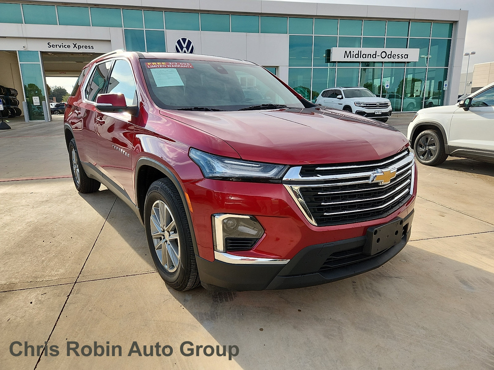 Used 2023 Chevrolet Traverse LT AWD/4WD image 1