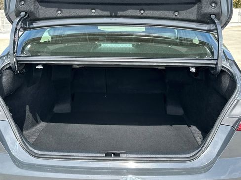 Used 2025 Toyota Camry SE image 6