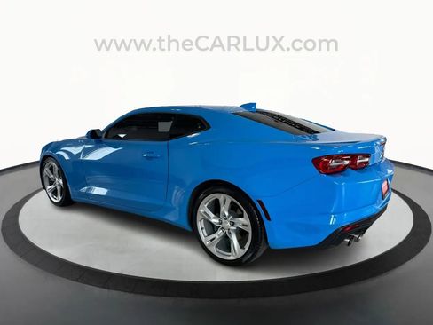 Used 2022 Chevrolet Camaro LT w/ Technology Package image 5