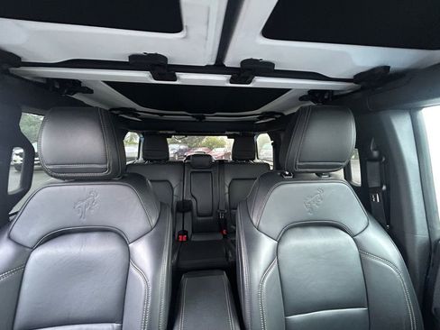 Used 2025 Ford Bronco Badlands image 27