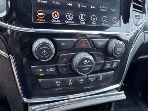 Used 2020 Jeep Grand Cherokee Limited AWD/4WD image 30