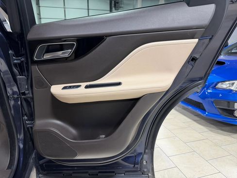 Used 2019 Jaguar F-PACE Prestige AWD/4WD image 38