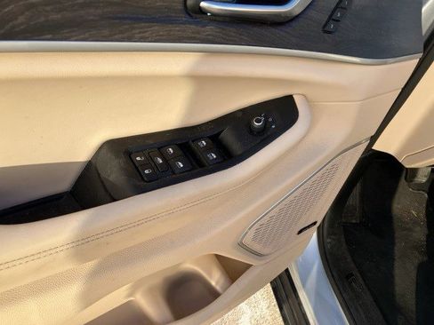 Certified 2022 Jeep Grand Cherokee Limited image 3